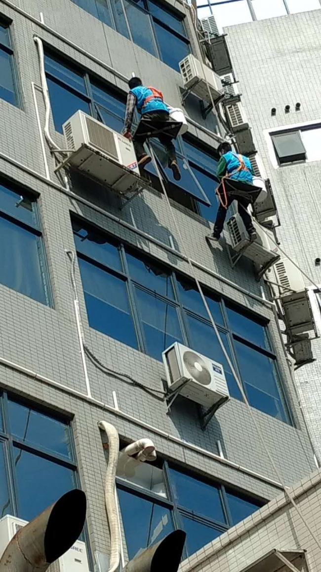 外墻窗臺補漏施工